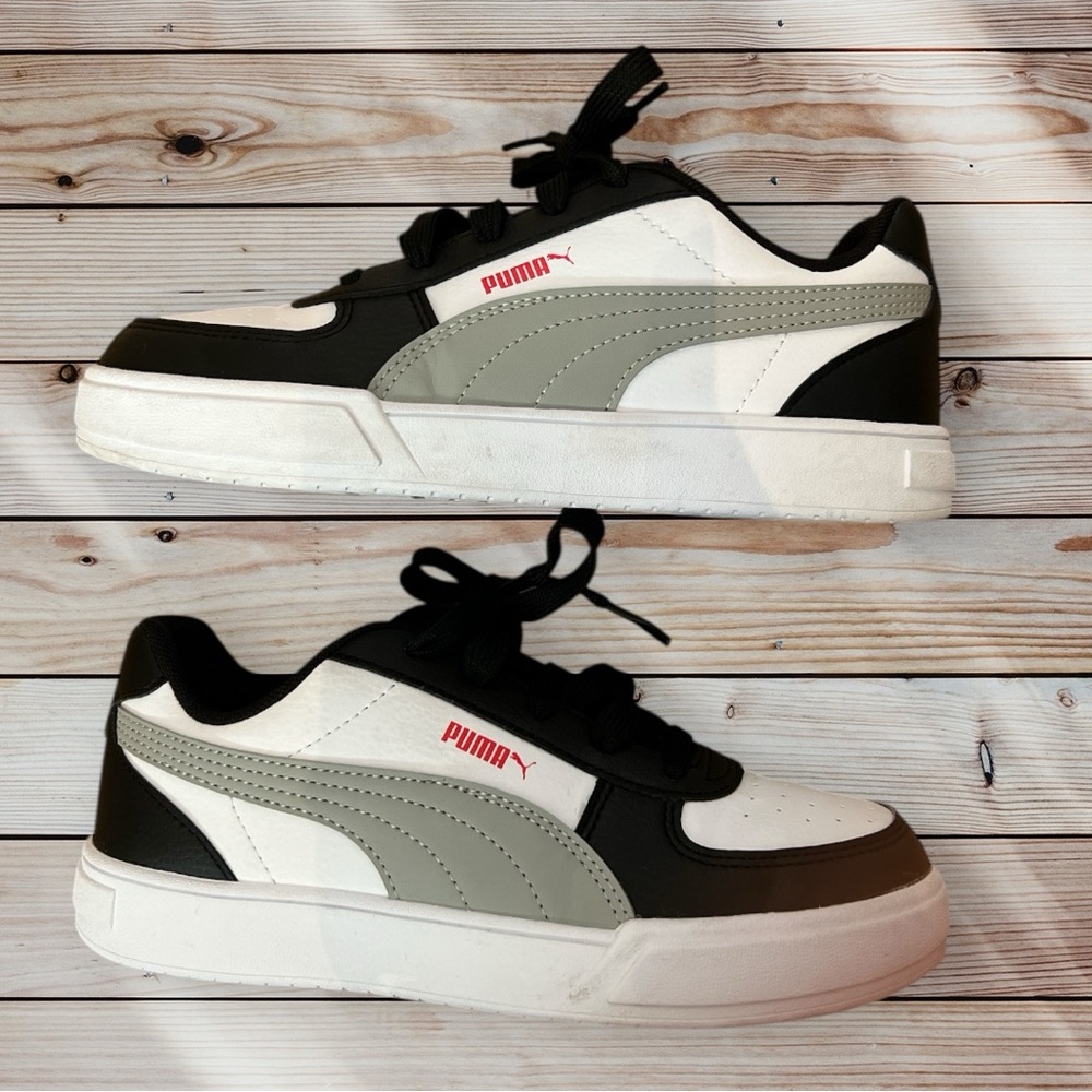 Puma Kids Black and White Low Sneakers Size 3c
